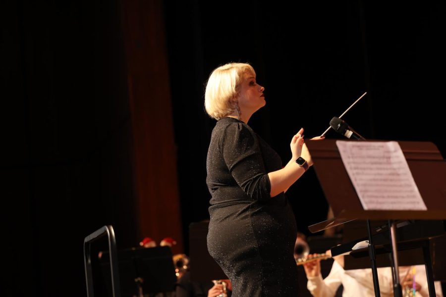 Mrs. Culp-Abrams conducts during the 2022 Winter Concert. Photo courtesy of LORS Photography.