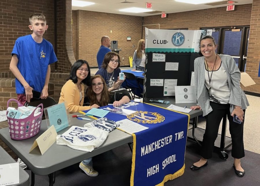 Key Club members help at Back to School Night on September 30, 2022. Image courtesy of Abigail Williams.